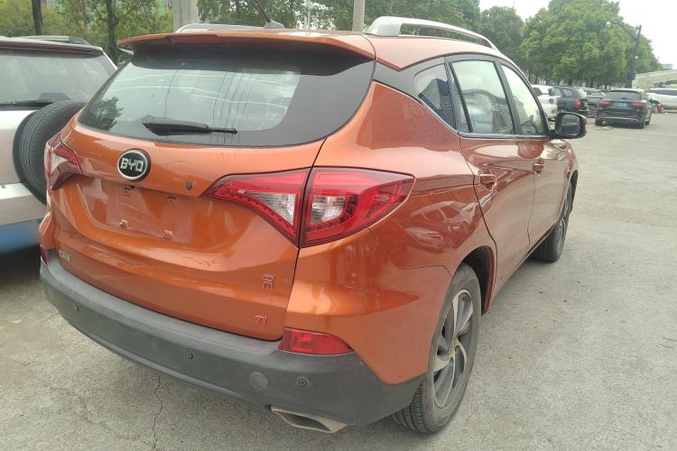 Used BYD Song 2016 1.5TI Manual Luxury Model Exterior 5
