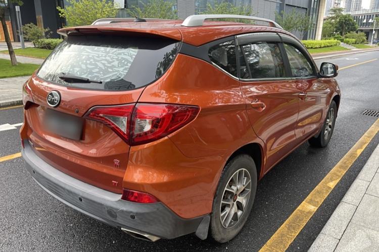 Used BYD Song 2016 GaiShi Edition 1.5TI Manual Elite Model Exterior 6