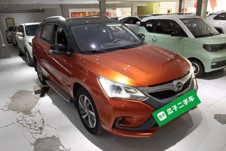 Used BYD Song 2016 2.0TID Automatic Prestige Edition Front Right 45 Deg