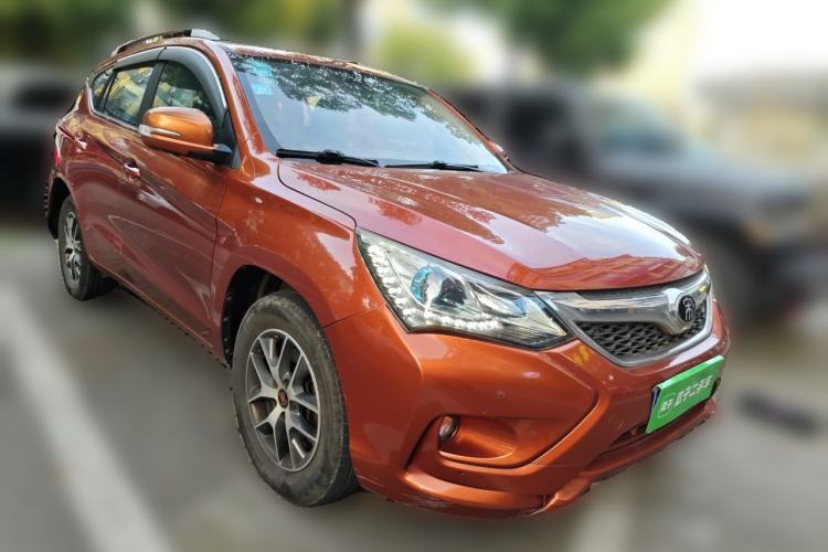 Used BYD Song 2016 GaiShi Edition 1.5TID Automatic Elite Model Front Right 45 Deg