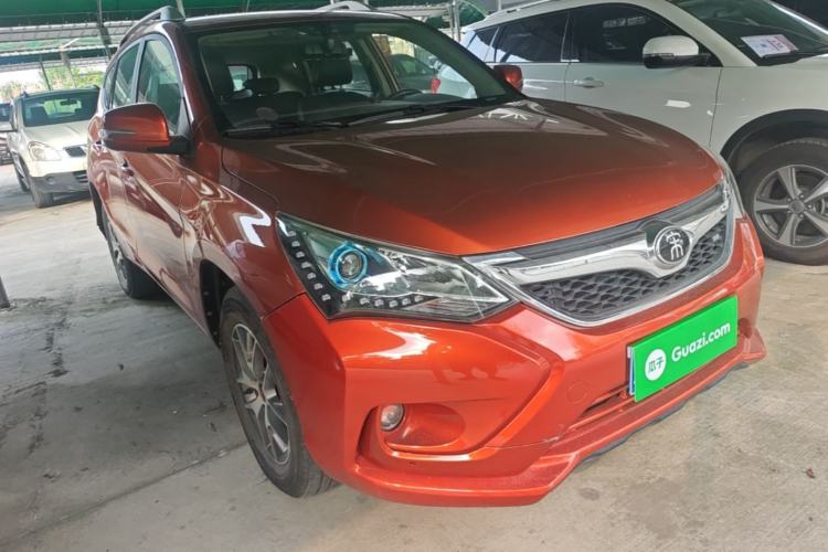 Used BYD Song 2016 Gaishi Edition 1.5TI Manual Leading Model Front Right 45 Deg