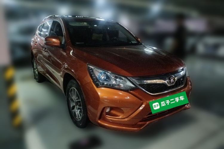 Used BYD Song 2016 GaiShi Edition 1.5TID Automatic Elite Model Front Right 45 Deg