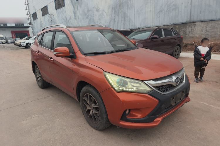 Used BYD Song 2016 1.5TI Manual Luxury Model Front Right 45 Deg