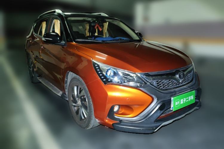 Used BYD Song 2016 2.0TID Automatic Prestige Edition Front Right 45 Deg