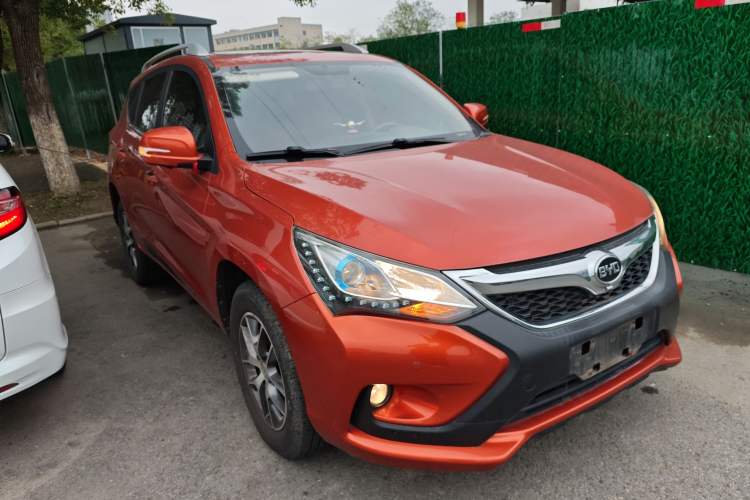 Used BYD Song 2016 1.5TI Manual Luxury Model Front Right 45 Deg