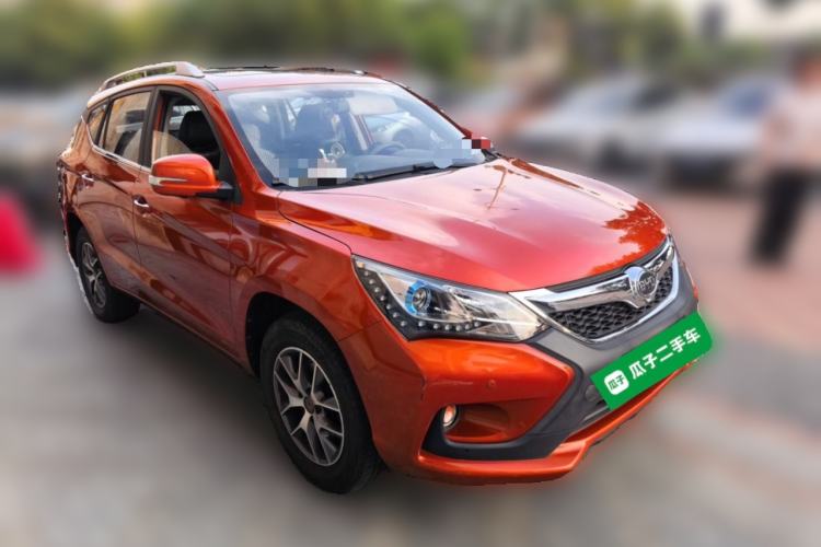 Used BYD Song 2016 1.5TI Manual Luxury Model Front Right 45 Deg