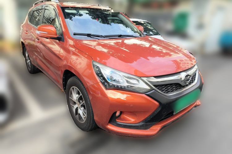 Used BYD Song 2016 1.5TI Manual Luxury Model Front Right 45 Deg
