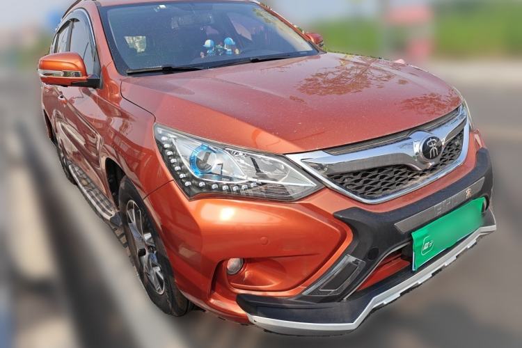 Used BYD Song 2016 GaiShi Edition 1.5TID Automatic Elite Model Front Right 45 Deg