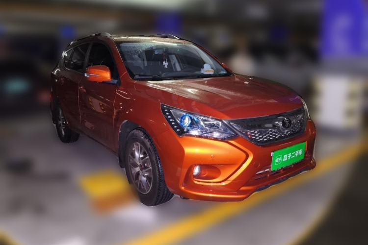 Used BYD Song 2016 GaiShi Edition 1.5TID Automatic Elite Model Front Right 45 Deg