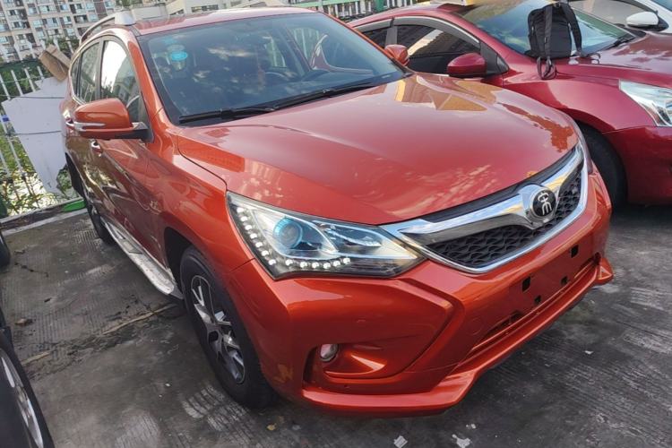 Used BYD Song 2016 GaiShi Edition 1.5TI Manual Elite Model Front Right 45 Deg