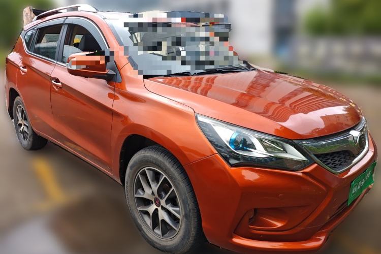 Used BYD Song 2016 GaiShi Edition 1.5TI Manual Elite Model Front Right 45 Deg