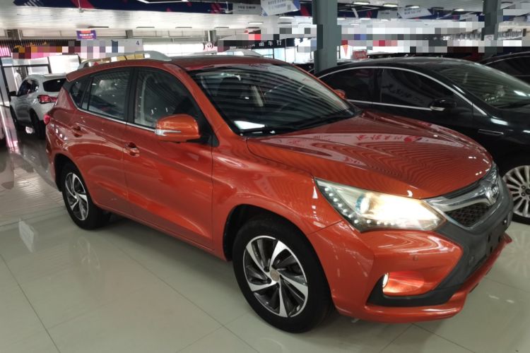Used BYD Song 2016 1.5TI Manual Luxury Model Front Right 45 Deg