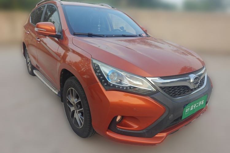 Used BYD Song 2016 1.5TI Manual Luxury Model Front Right 45 Deg