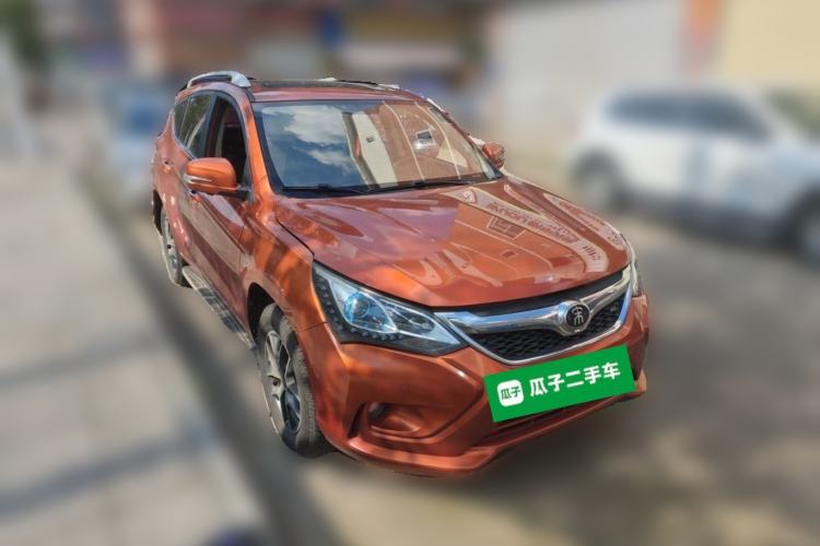 Used BYD Song 2016 Gaishi Edition 1.5TI Manual Haoya Model Front Right 45 Deg