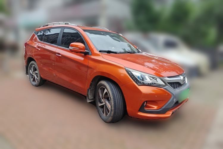 Used BYD Song 2016 1.5TI Manual Luxury Model Front Right 45 Deg