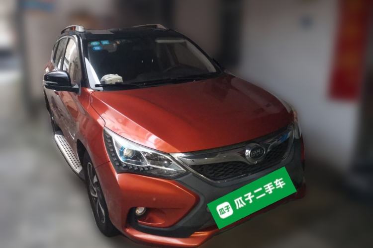 Used BYD Song 2016 2.0TID Automatic Prestige Edition Front Right 45 Deg
