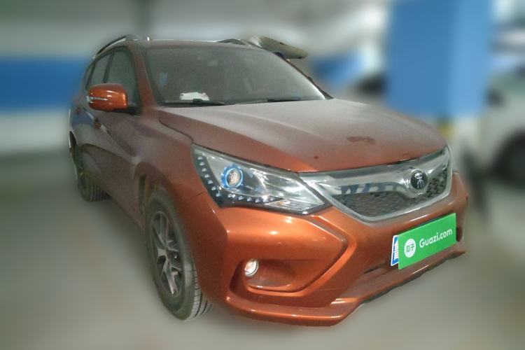 Used BYD Song 2016 GaiShi Edition 1.5TI Manual Elite Model Front Right 45 Deg