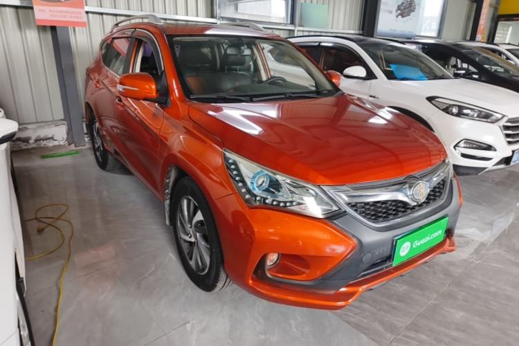 Used BYD Song 2016 1.5TI Manual Luxury Model Front Right 45 Deg