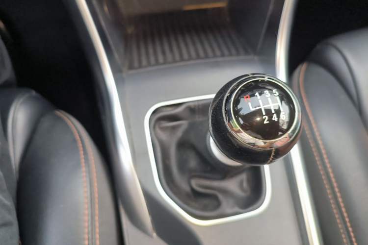 Used BYD Song 2016 1.5TI Manual Luxury Model Gear Lever