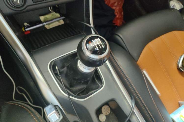 Used BYD Song 2016 1.5TI Manual Luxury Model Gear Lever
