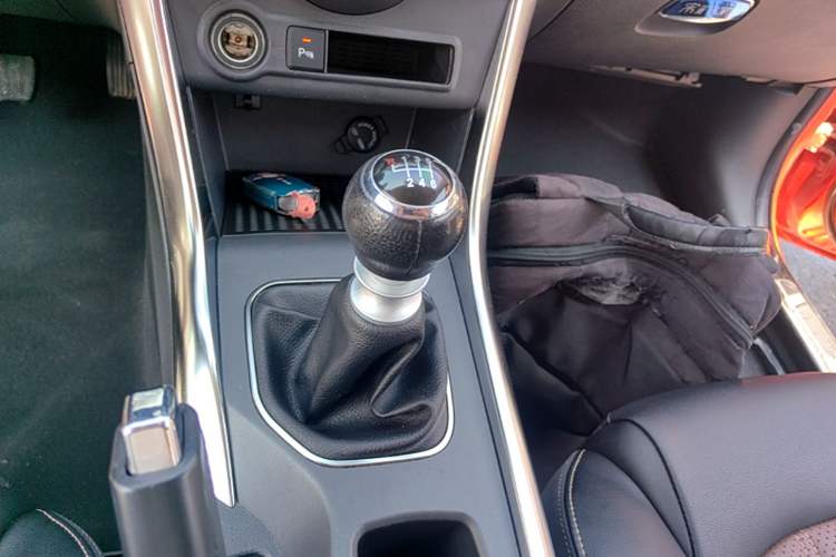 Used BYD Song 2016 GaiShi Edition 1.5TI Manual Elite Model Gear Lever