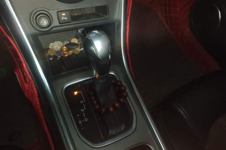 Used BYD Song 2016 GaiShi Edition 1.5TID Automatic Elite Model Gear Lever