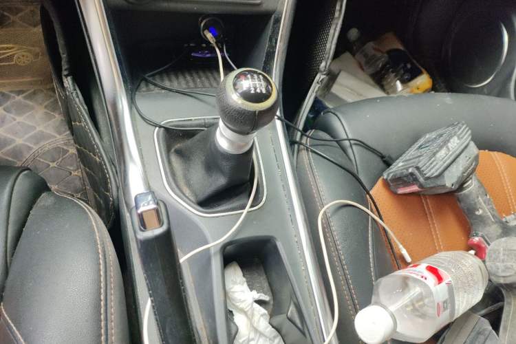 Used BYD Song 2016 1.5TI Manual Luxury Model Gear Lever