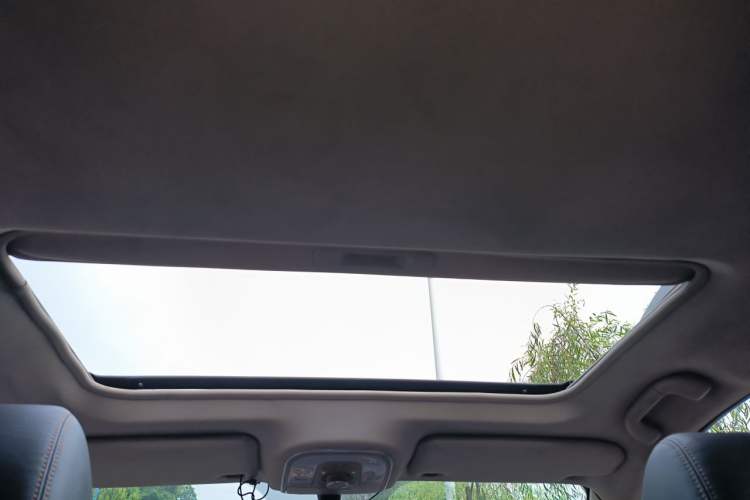 Used BYD Song 2016 1.5TI Manual Luxury Model Headliner