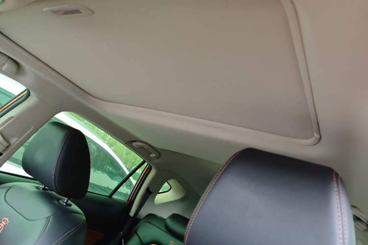 Used BYD Song 2016 1.5TI Manual Luxury Model Headliner