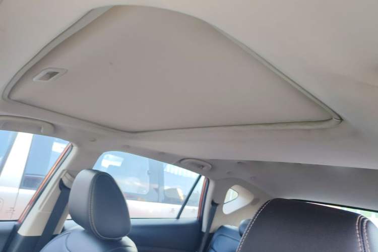 Used BYD Song 2016 GaiShi Edition 1.5TI Manual Elite Model Headliner