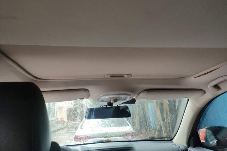 Used BYD Song 2016 1.5TI Manual Luxury Model Headliner