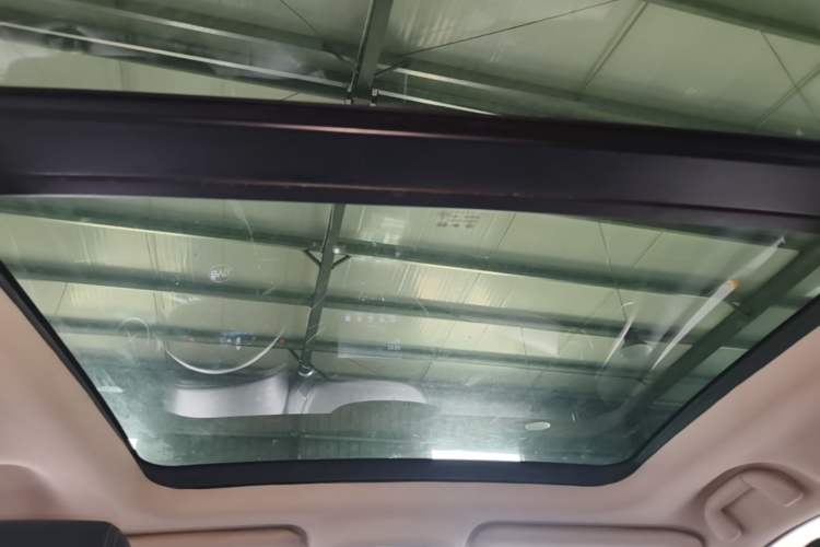 Used BYD Song 2016 1.5TI Manual Luxury Model Headliner