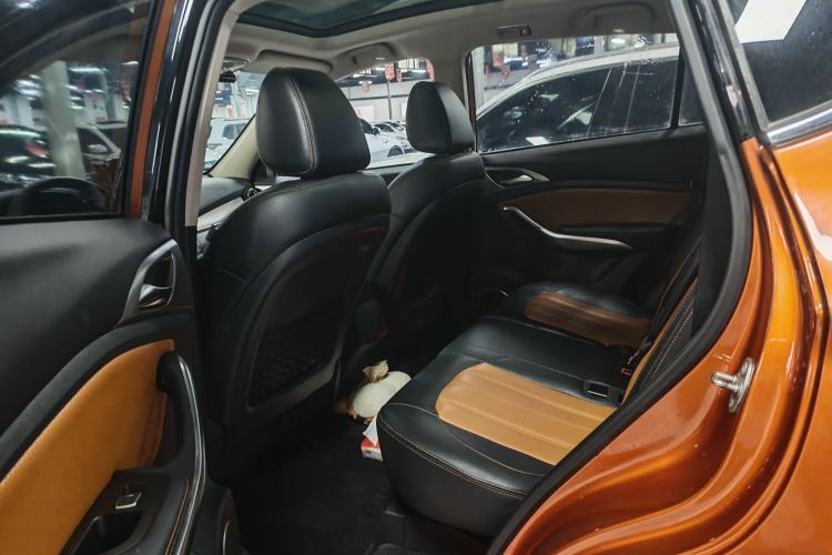 Used BYD Song 2016 2.0TID Automatic Prestige Edition Interior 1