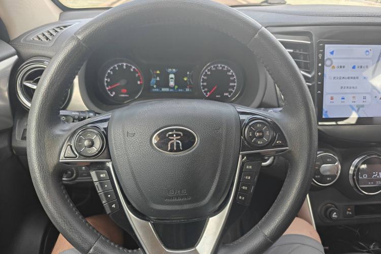 Used BYD Song 2016 GaiShi Edition 1.5TID Automatic Elite Model Interior 1