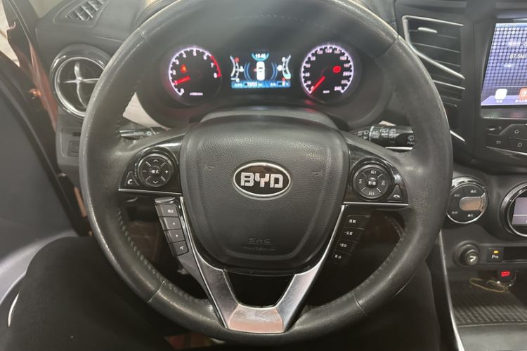 Used BYD Song 2016 1.5TI Manual Luxury Model Interior 1