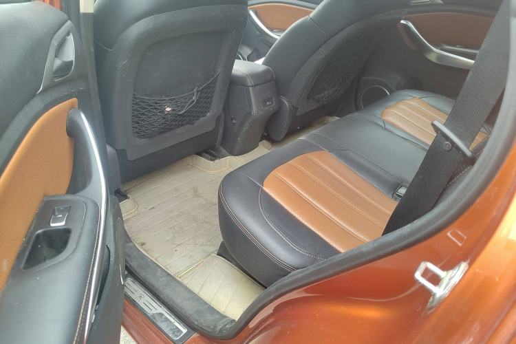 Used BYD Song 2016 1.5TI Manual Luxury Model Interior 3
