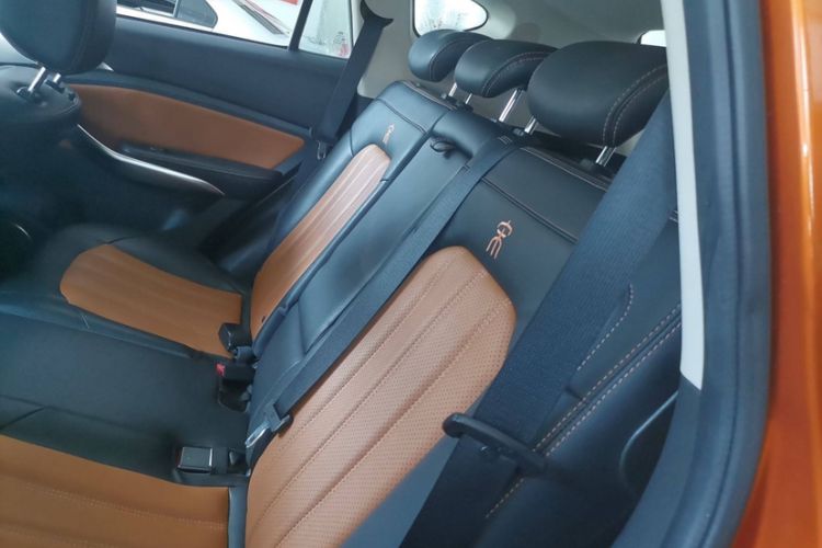 Used BYD Song 2016 Gaishi Edition 1.5TI Manual Haoya Model Interior 3