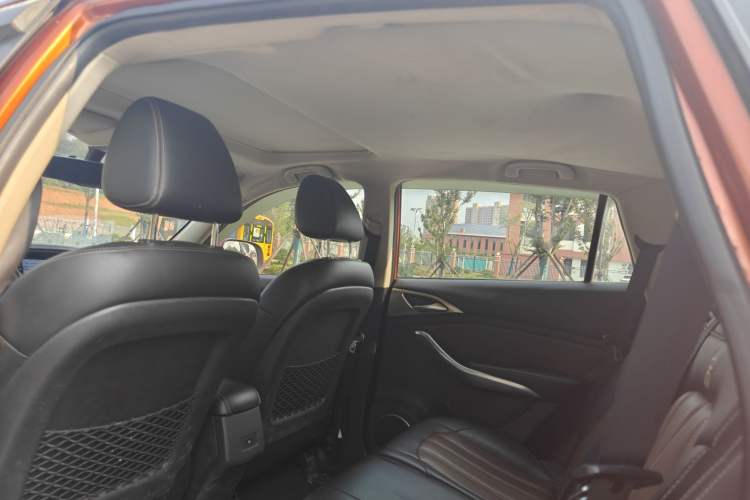 Used BYD Song 2016 GaiShi Edition 1.5TID Automatic Elite Model Interior 6