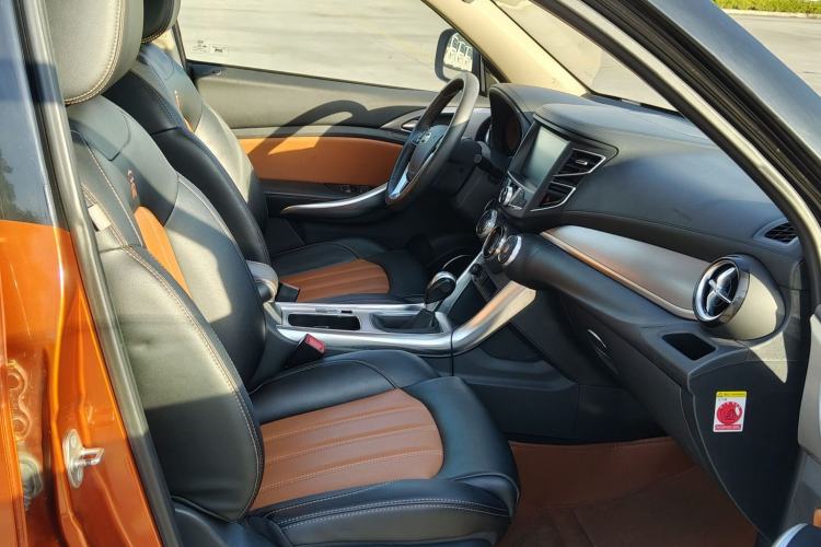 Used BYD Song 2016 2.0TID Automatic Prestige Edition Interior 7
