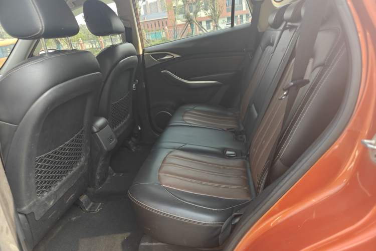 Used BYD Song 2016 GaiShi Edition 1.5TID Automatic Elite Model Interior 7