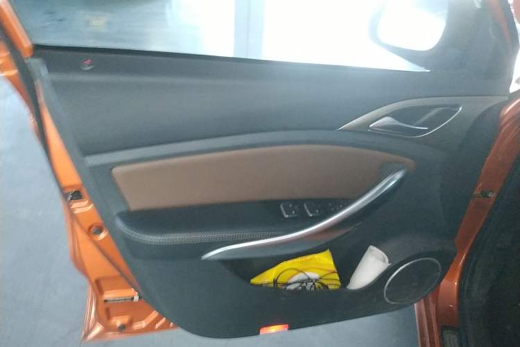 Used BYD Song 2016 GaiShi Edition 1.5TID Automatic Elite Model Left Front Door Interior