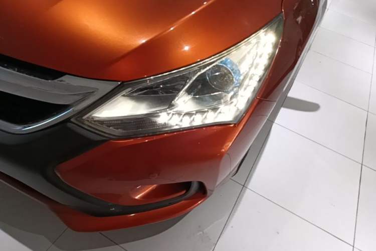 Used BYD Song 2016 2.0TID Automatic Prestige Edition Left Front Headlight