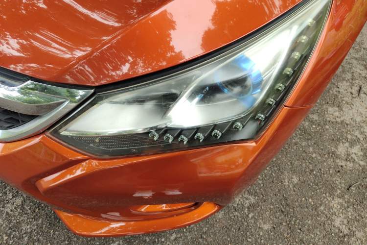 Used BYD Song 2016 1.5TI Manual Luxury Model Left Front Headlight