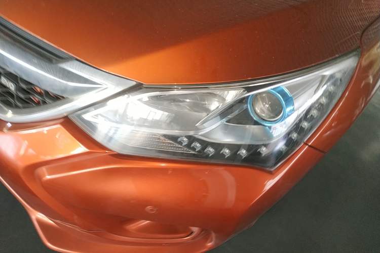 Used BYD Song 2016 GaiShi Edition 1.5TID Automatic Elite Model Left Front Headlight