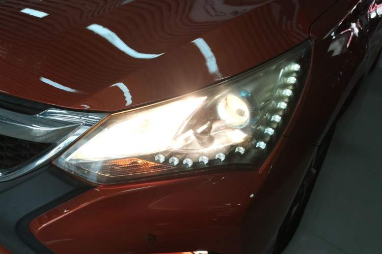 Used BYD Song 2016 1.5TI Manual Luxury Model Left Front Headlight