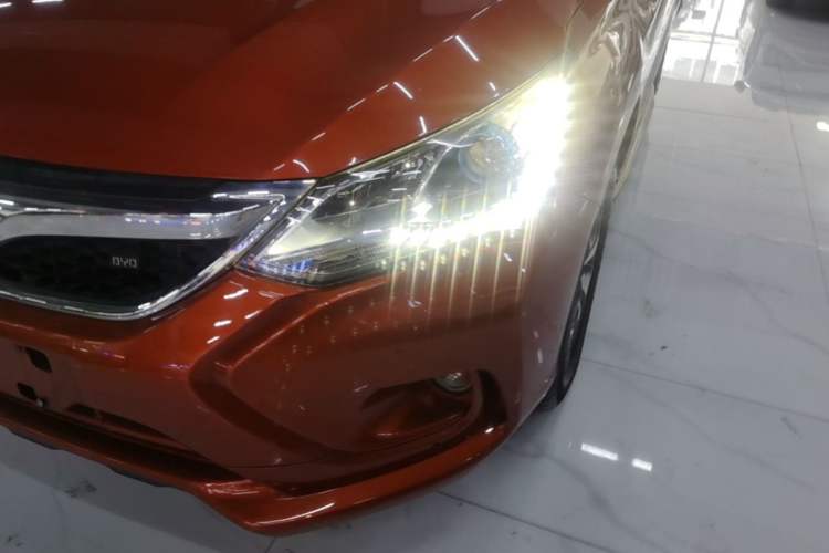 Used BYD Song 2016 GaiShi Edition 1.5TID Automatic Elite Model Left Front Headlight