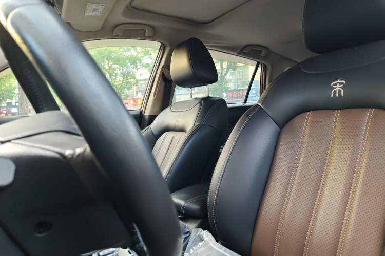 Used BYD Song 2016 GaiShi Edition 1.5TID Automatic Elite Model Left Front Seat