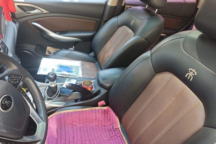 Used BYD Song 2016 Gaishi Edition 1.5TI Manual Haoya Model Left Front Seat