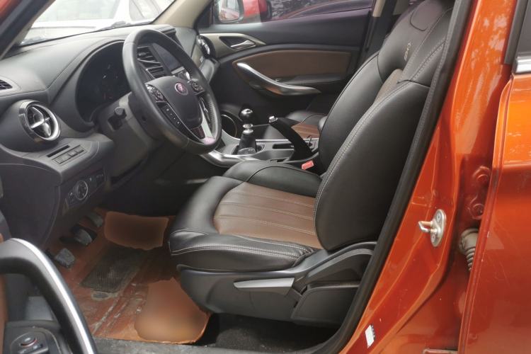 Used BYD Song 2016 Gaishi Edition 1.5TI Manual Haoya Model Left Front Seat