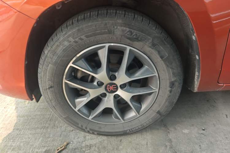 Used BYD Song 2016 Gaishi Edition 1.5TI Manual Leading Model Left Front Wheel Hub